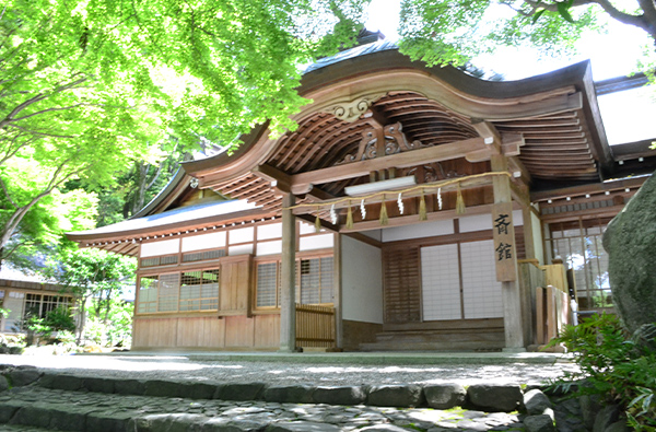 枚岡神社 斎館