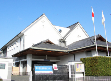 東大阪市民美術センター1